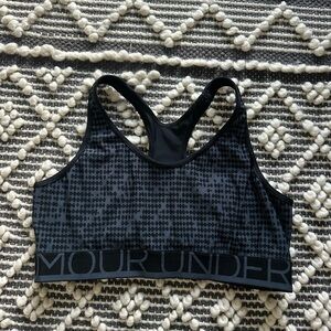 Under Armour Women's Armour Mid Crossback Printed Sports Bra in black and gray